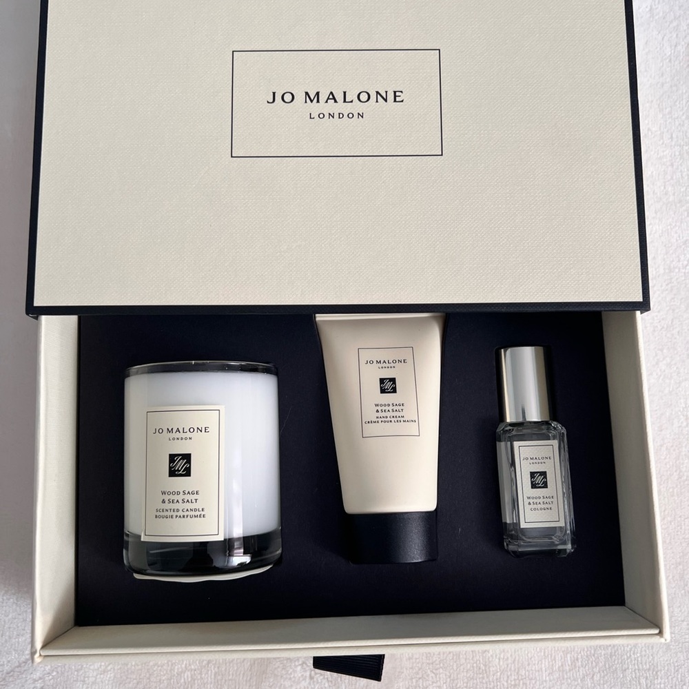 Jo Malone London Price is firm 
Wood Sage & Sea Salt Travel Essentials Set